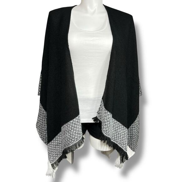 Time and Tru Womens Poncho Sweater Open Front Fringe Hem Black White One Size - Picture 1 of 13